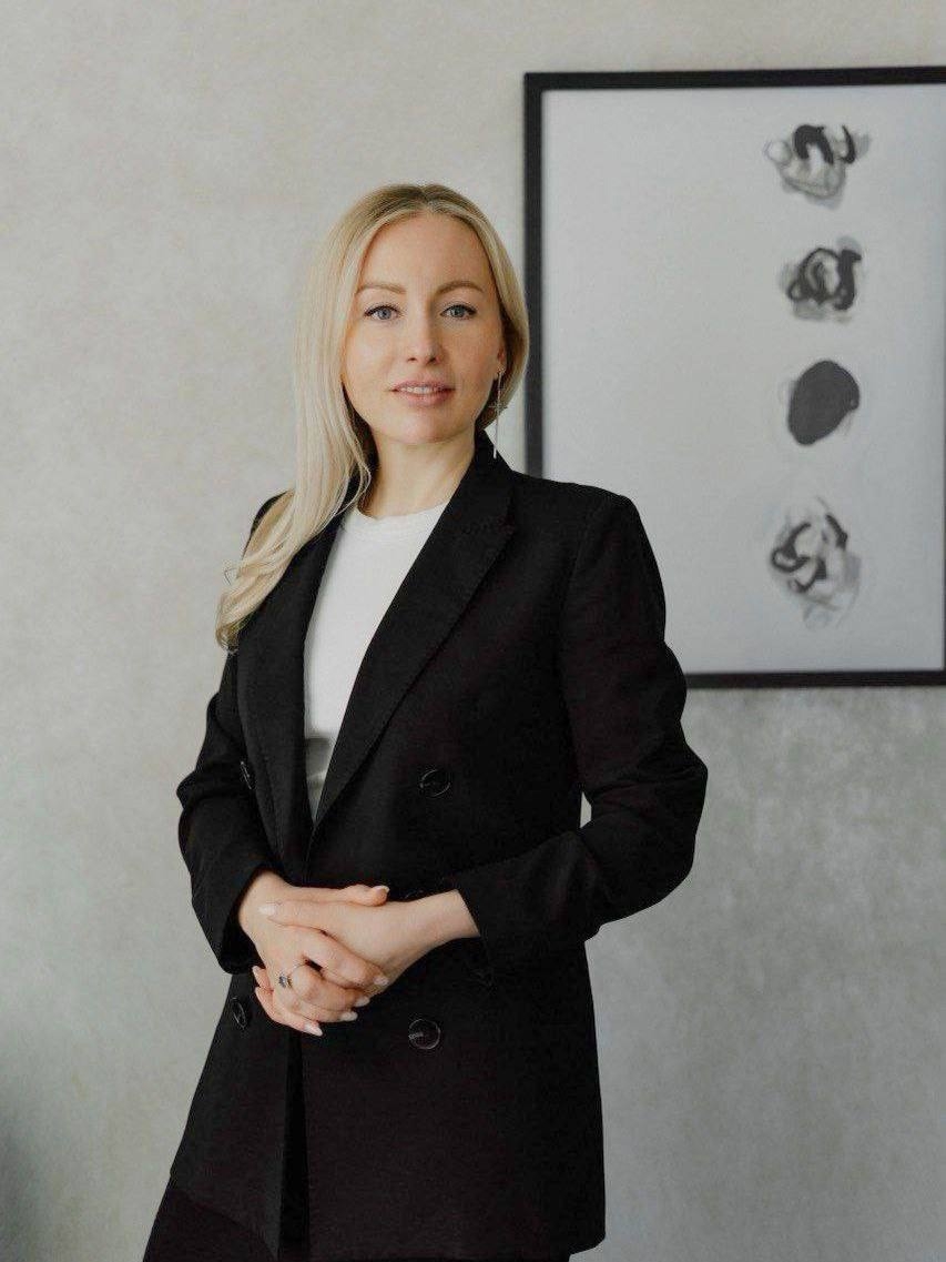 Сегодня мы поздравляем с днём рождения председателя Попечительского совета фонда «Свет в руках» Елену Свирину