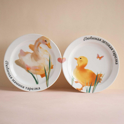 Лимитированная коллекция парной посуды ко Дню матери от фонда «Свет в руках», Flowwow и «Счастье в мелочах»